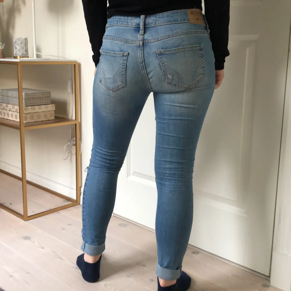 Lågmidjade jeans från Hollister. Jeans & Byxor.