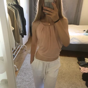 Rosa linne  - Jätte gulligt rosa linne! Köpt för 200 säljer för 40