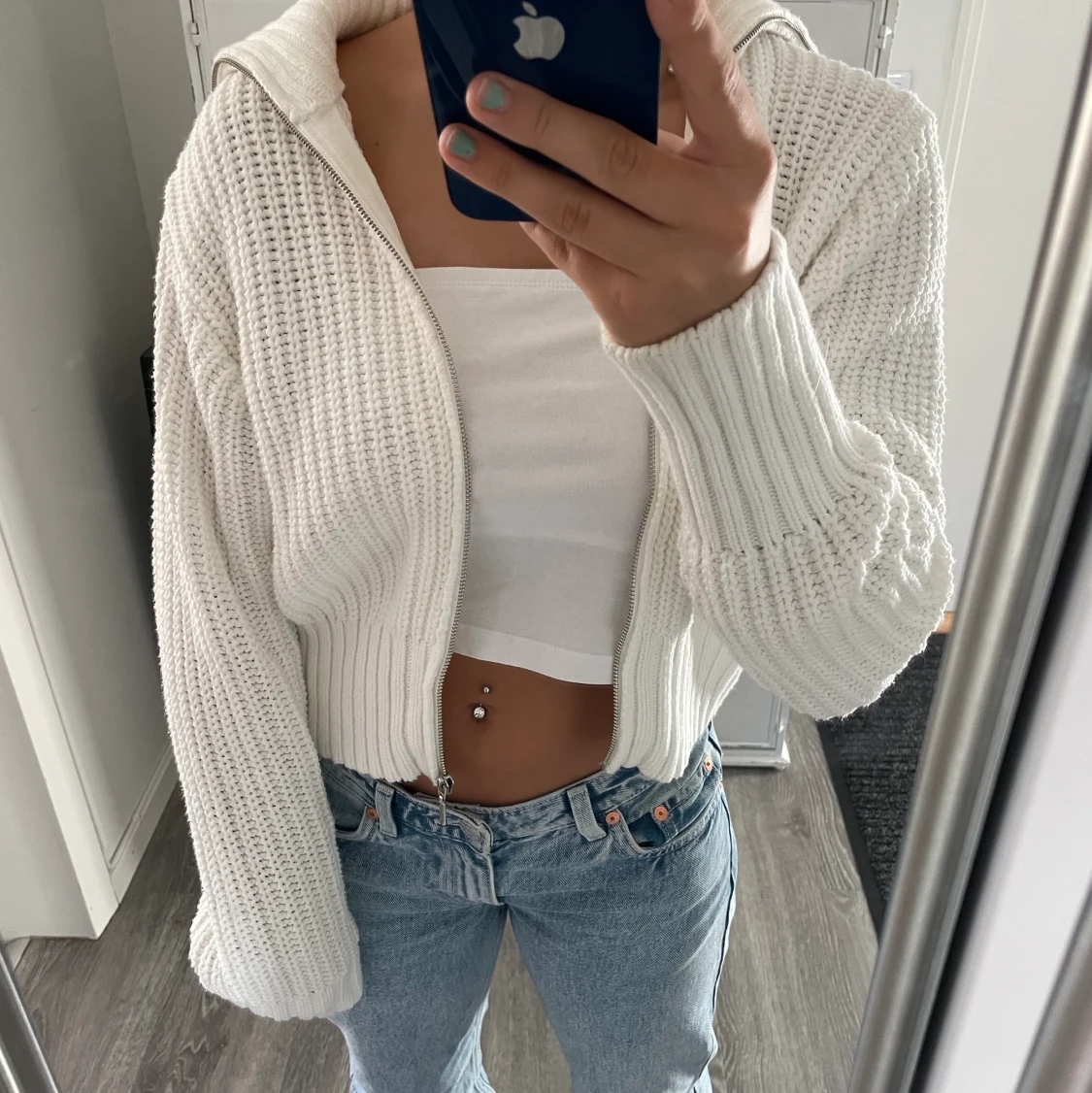 Stickad tröja med dragkedja från Gina  - 91