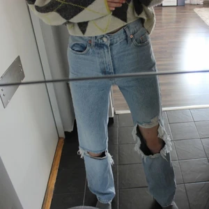 Jeans med hål - Mango jeans som slutat komma till användning 