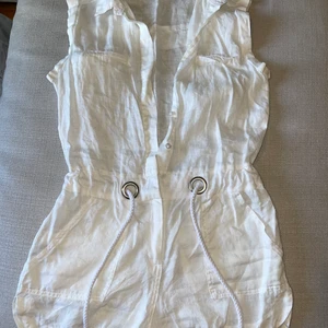 Playsuit - Jumpsuit vit från mango aldrig använd 