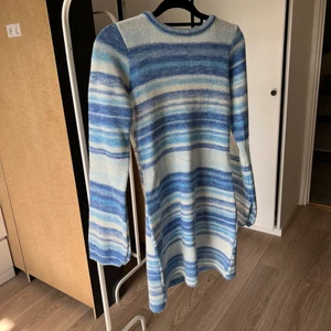 Nelly - Fin klänning från Nelly.  Endast använd 1 gång😍