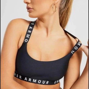Under Armour sport-bh  - Säljer en helt ny sport-bh från märket Under Armour, med lappar kvar. Storlek M 250kr  Under Armour tights - S  350kr 
