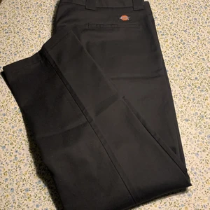 Dickies  - Nya dickies, slim straight . Strl 38/32 Hund har funnits i hemmet 