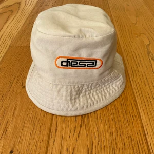 Diesel reversible bucket hat - Vändbar bucket hat Passar M