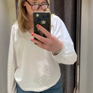 Massimo Dutti Blus - Säljer min superfina Massimo Dutti blus då den inte kommer till någon användning, använd fåtal gånger. 