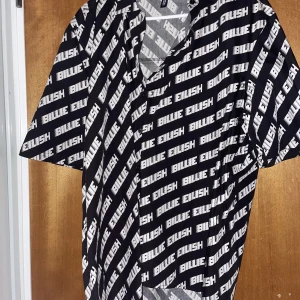 Billie Eilish skjorta - Billie Eilish skjorta från HM, i toppen skick