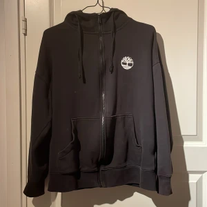 Timberland Sweatshirt  - Timberland sweatshirt med dragkedja i storlek M