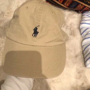 Polo keps  - Polo Ralph Lauren keps i beige 