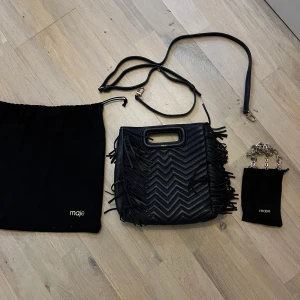 Maje väska - Quiltad leather bag från maje i bra skick! Nypris 2500kr + tillköpt guldkedja nypris 1000kr!  Den är storleken Medium! Kvitto finns!