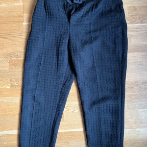 Zara Byxor Svart Bed Skärp Stl 40 L - Zara Byxor Svart Bed Skärp Stl 40 L