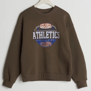 sweatshirt från Gina Tricot strl S - sweatshirt från Gina Tricot strl S ordinarie pris 249kr  i bra skick 