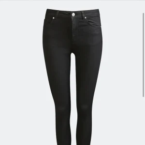 JP higher F99 Ankle Jeans  - Jättesnygga svarta jeans. Använda några gånger, i bra skick! 