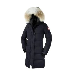 Canada Goose  - Canada Goose Parka, strl. XS ( mer som S) sparsamt använd, fint skick, priset går att diskuteras vid snabb affär, köparen står för frakten. 