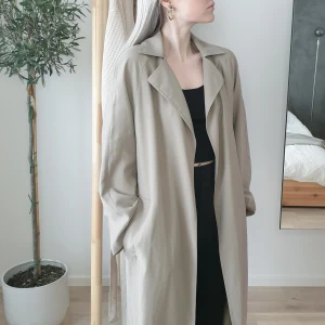 Green Spring Coat  - Worn a few times during one summer when I was all about different shades of dirty green pastelles. :)   From H&M  Size XS (pretty true to size i think! Maybe a liiiittle bit on the larger side, but I guess it's just a flowy fit!) 