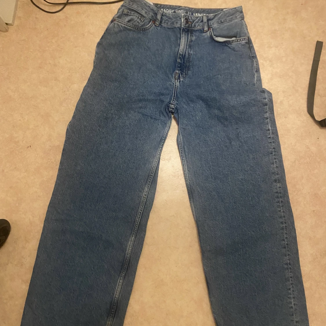 Blåa low waist byxor  - 90