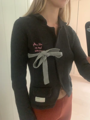 Odd Molly kofta  - Odd Molly kofta väl använd men i bra skick. Storlek 0/xs 