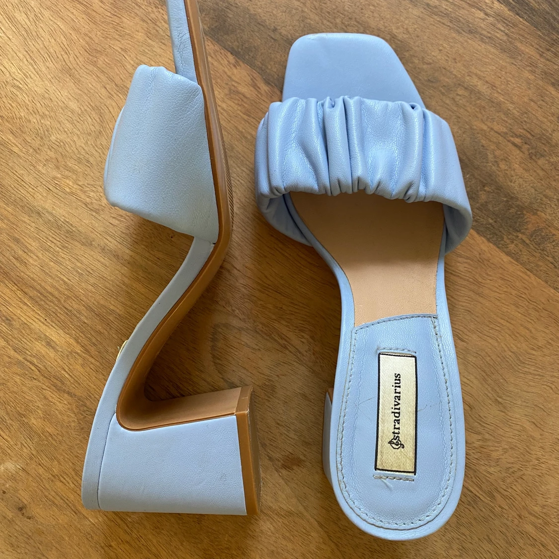 Blåa klackskor  - 90