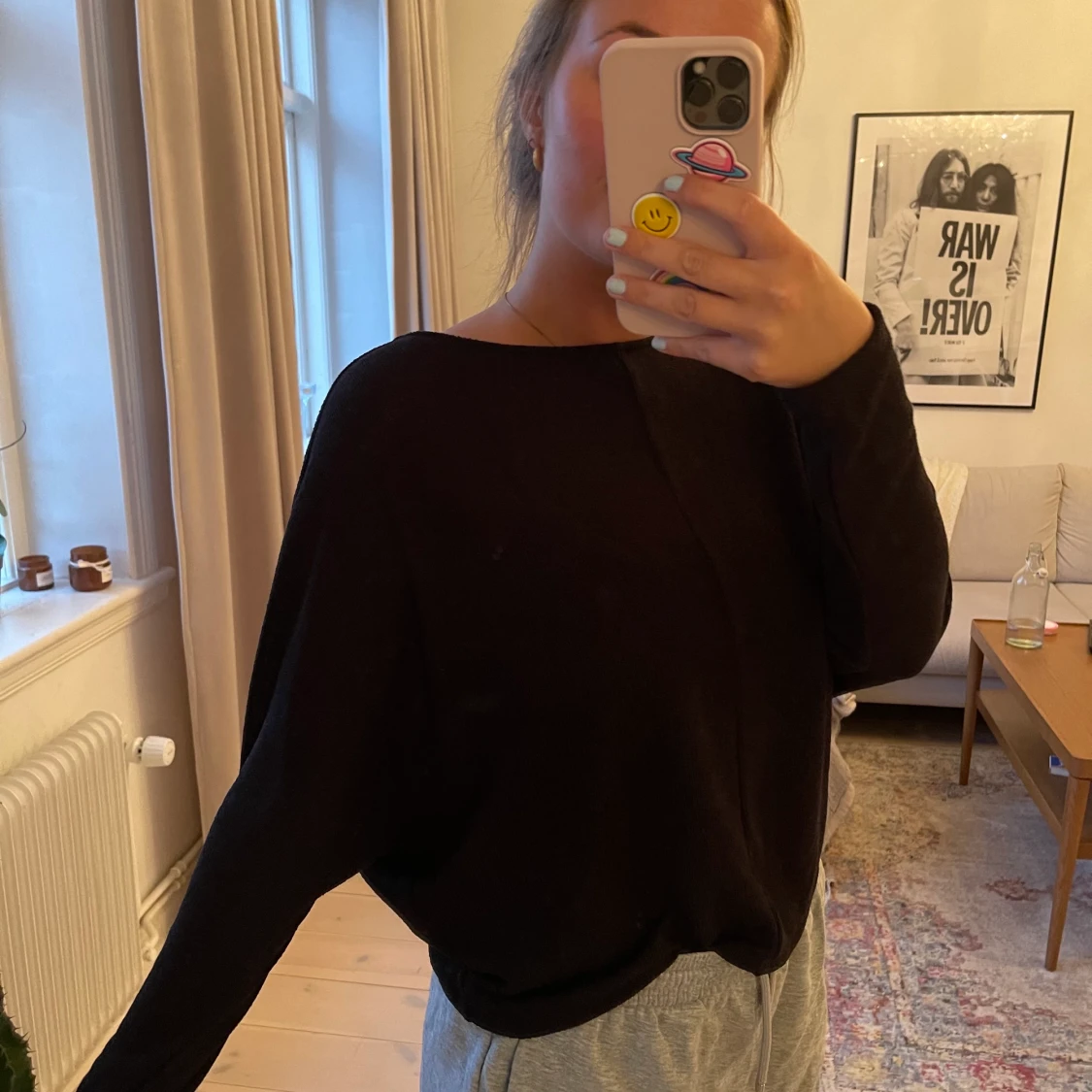 Tunn stickad tröja med öppen rygg - 90