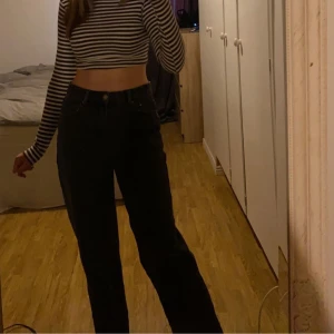 Stradivarius jeans - Säljer dessa jeans nu för de inte längre är min storlek, 150 kr +frakt❤️❤️