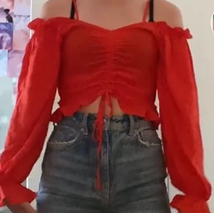 Festtopp - Jättefin röd topp från hm divided i storlek xs💕