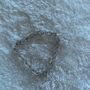 Armband  - Ett fint armband för bara 5kr. Super fint och passar till allt.