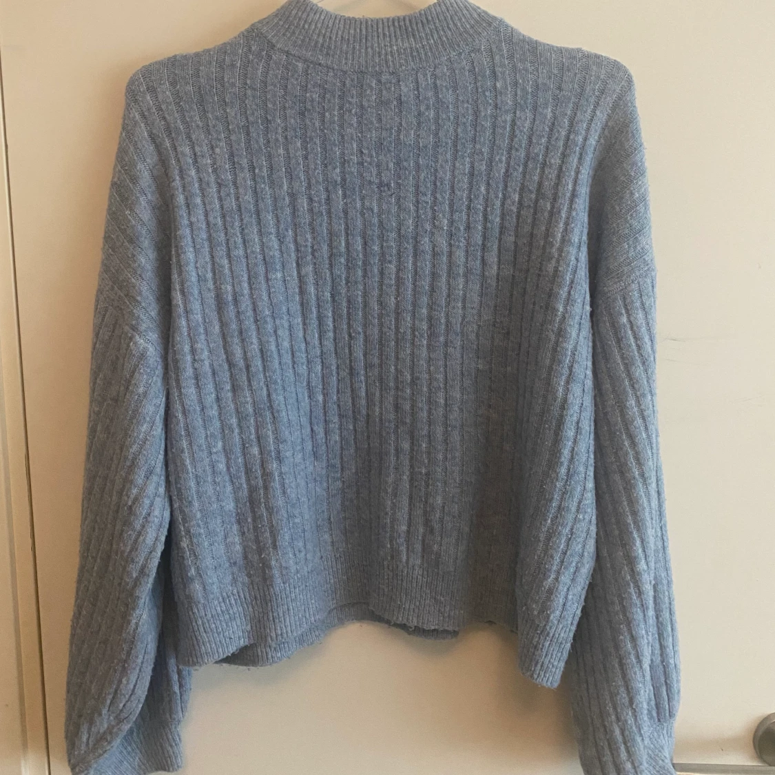 Ljusblå stickad tröja - 90