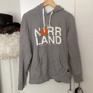 Säljer nu min gråa norrlands hoodie då den Inte används.  
