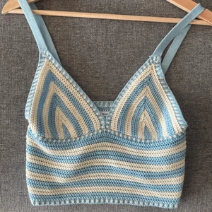 Stradivarius linne - Sjukt snyggt stickat linne från stradivarius storlek XS❤️‍🔥❤️‍🔥köparen står för frakt 