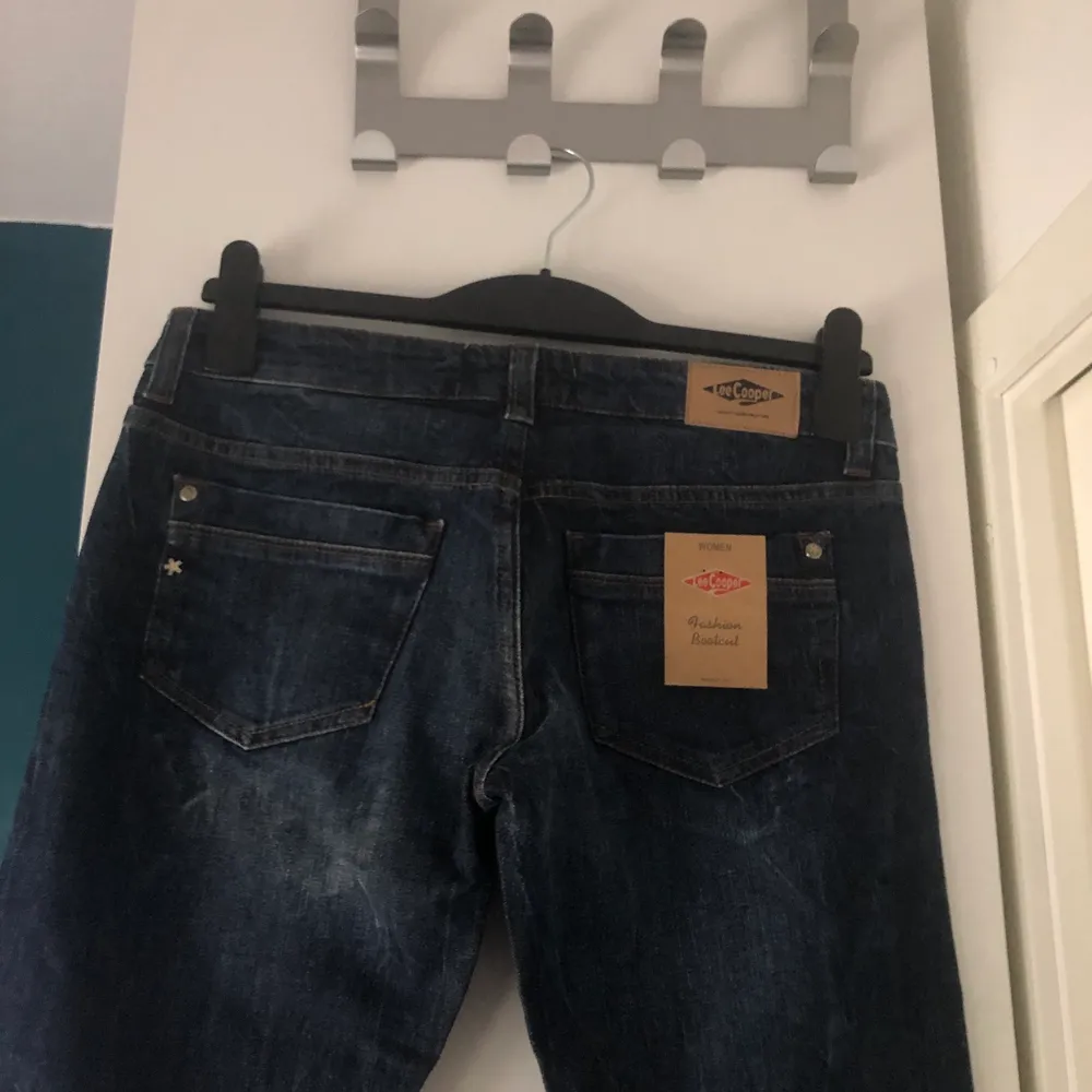Lågmidjade jeans med lappar kvar. W30 L34. Jenssen är lite små i storlek. . Jeans & Byxor.