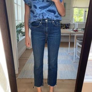 Rag & Bone jeans - Super snygga oanvända rag & bone jeans i storlek 27, perfekta till sommaren! Super snygg mörk färg!🙏🏽