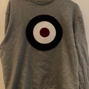 Ben Sherman Sweatshirt  - Ben Sherman Target Sweatshirt- Storlek Small (Stor i storleken) Sparsamt använd.