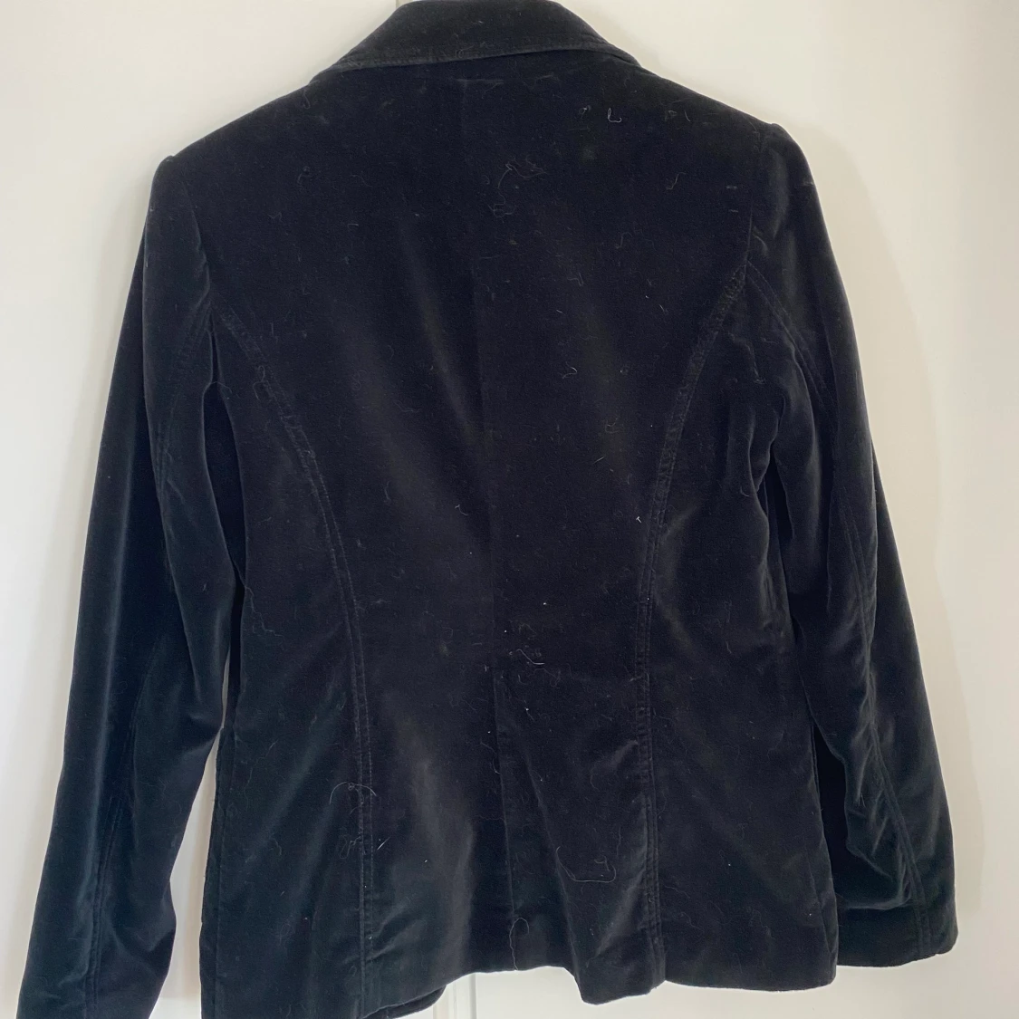 Svart sammetskavaj - 91