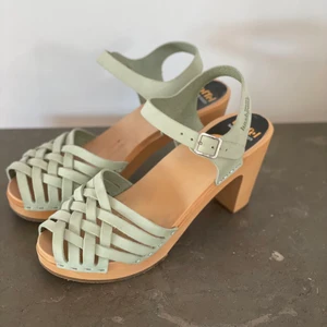 Swedish Hasbeens - Klassiska fina Hasbeens i utmärkt skick och oanvända.  Storlek 39