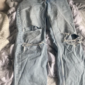 90’s high waist baggy jeans - Säljer dessa jätte fina jeans då dom inte kommer till användning🙌🏻Använda fåtal gånger så dom är så gott som nya! 