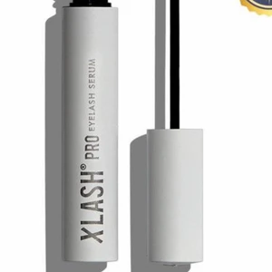 Xlash Pro eyelash serum - Xlash pro eyelash serum, ögonfrans serum. 6ml. Använda några gånger men finns kvar. Funkar jättebra mina fransar blir jättelånga. Nypris 699kr. Kan posta.