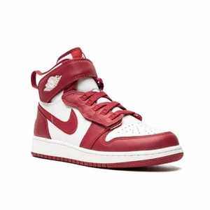 Jordan 1 - Jordan 1 Hi Flyese i storlek 37,5. Använda ett fåtal gånger då jag ej hittat användning för skorna
