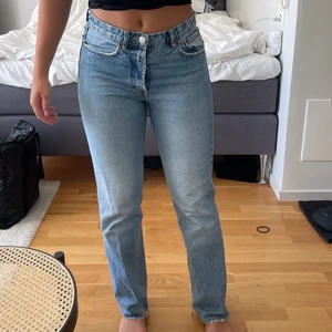 Zara Jeans Mid waist  - Säljer dessa mid waist jeans från zara❤️