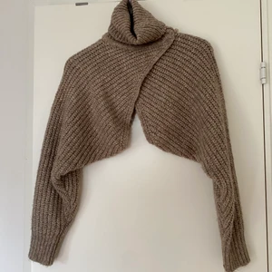 Stickad tröja zara - Stickad tröja från Zara. Använd max 1 gång 