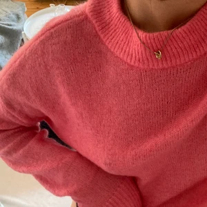 Stickad  - I fint skick, ej nopprig 💕🌸