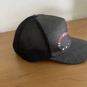 Gucci keps storlek M - Gucci keps storlek M säljs pga garderob rensning 