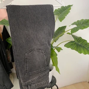 Zara full lenght jeans - Skitsnygga zara jeans i str 40 som inte kommer till användning!