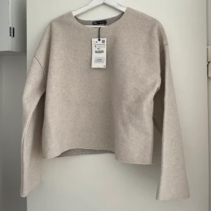 Fin oanvänd tröja - Prislapp kvar, 359 i nypris. Jag 