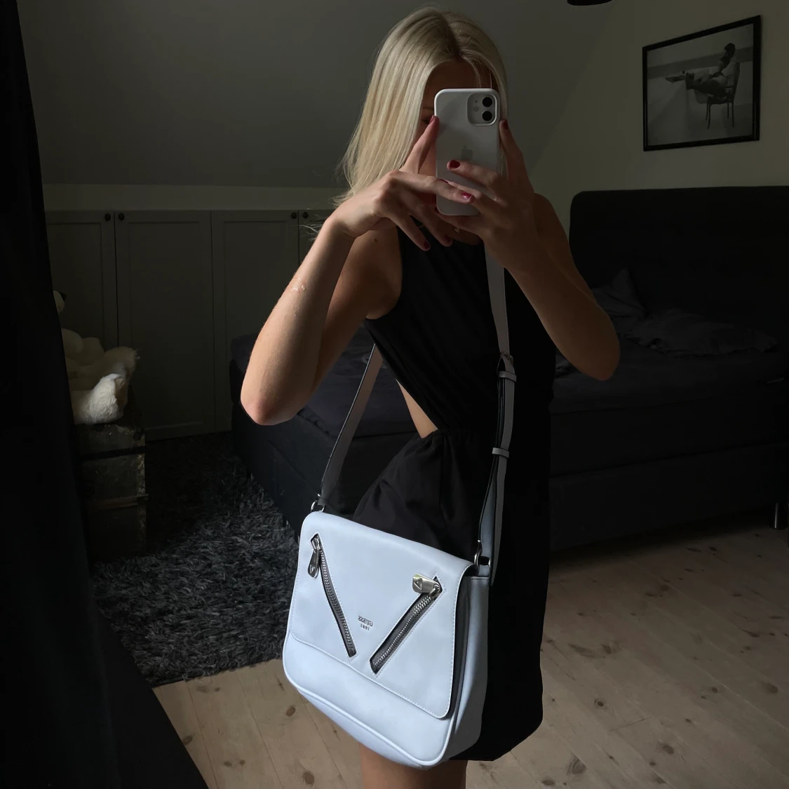 Fin blå guess väska  - 26