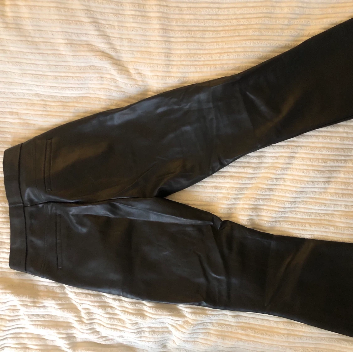 Utsvängda skinnbyxor Zara - 91