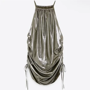 Så cool zara topp! - Så snygg guldig topp ifrån zara! Använd 1 gång