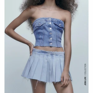 Jeanstopp från zara i storlek S - Supersnygg top från zara, använt 1 gång! Storlek S 💕