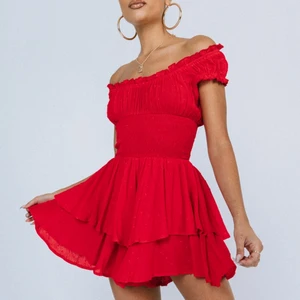 PRINCESS POLLY THE LOVE GALORE ROMPER - Romper klänning från princess polly. Endast använt en dag  Nypris 715 kr