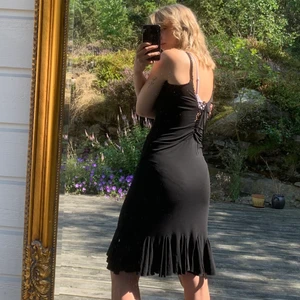 Snygg tajt svart klänning - Snygg tajt svart klänning köpt på humana i storlek S 🌙