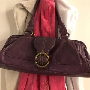 Väska - Skit snygg Y2k liknande väska i bra skick